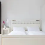 Nonstop - Ubernacht - Hostelhotelhome ホテル 2*