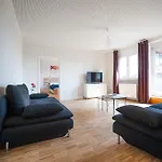 ホテル Nonstop - Ubernacht - Hostelhotelhome 2*