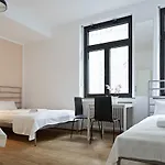 Nonstop - Ubernacht - Hostelhotelhome ホテル アウグスブルク