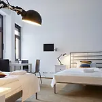 Nonstop - Ubernacht - Hostelhotelhome ホテル