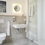 Nonstop - Ubernacht - Hostelhotelhome
