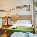 Nonstop - Ubernacht - Hostelhotelhome 2* アウグスブルク