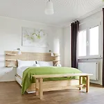 Nonstop - Ubernacht - Hostelhotelhome ホテル 2*