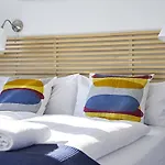 Nonstop - Ubernacht - Hostelhotelhome ホテル 2*