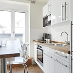 Nonstop - Ubernacht - Hostelhotelhome