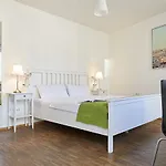 Nonstop - Ubernacht - Hostelhotelhome