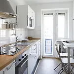 Nonstop - Ubernacht - Hostelhotelhome