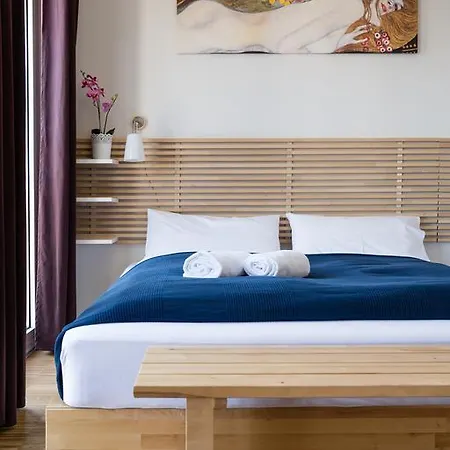 Nonstop - Ubernacht - Hostelhotelhome Hotell