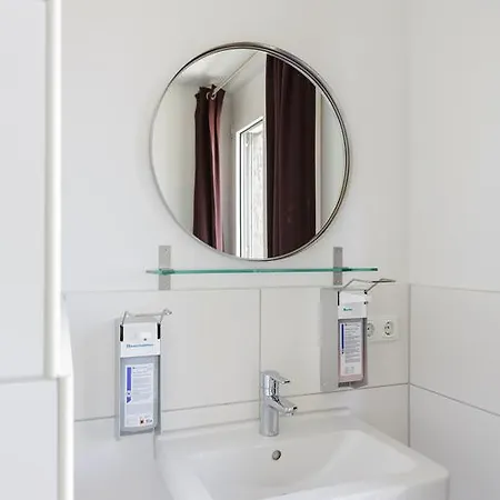 Nonstop - Ubernacht - Hostelhotelhome Hotell 2*