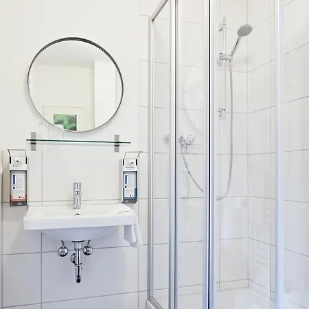 Nonstop - Ubernacht - Hostelhotelhome Augsburg