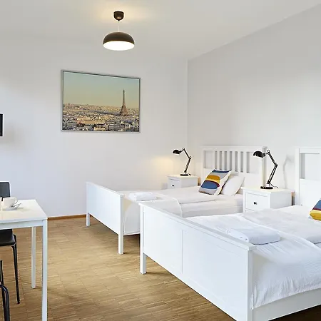 Nonstop - Ubernacht - Hostelhotelhome Hotell 2*