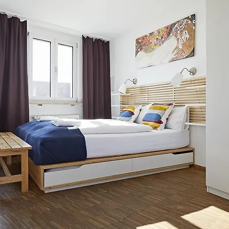 Hotell Nonstop - Ubernacht - Hostelhotelhome 2*