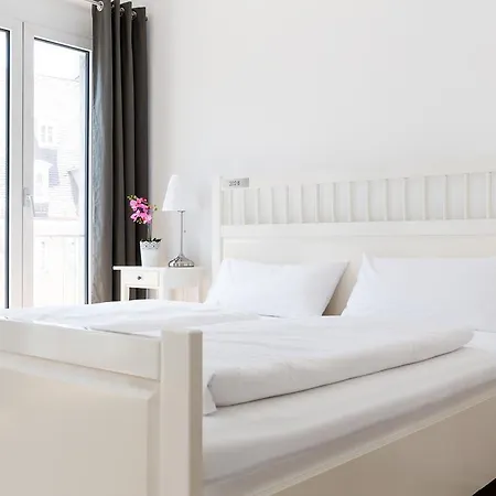 Hotell Nonstop - Ubernacht - Hostelhotelhome 2*
