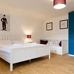 Nonstop - Ubernacht - Hostelhotelhome