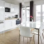 Otel Nonstop - Ubernacht - Hostelhotelhome 2*