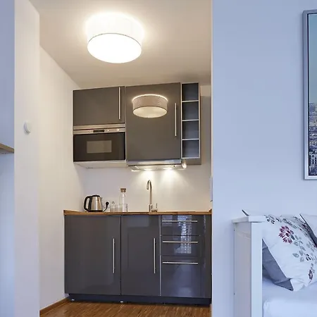 Nonstop Hotel Augsburg - Uebernacht - Hostelhotelhome - Hotel 2*