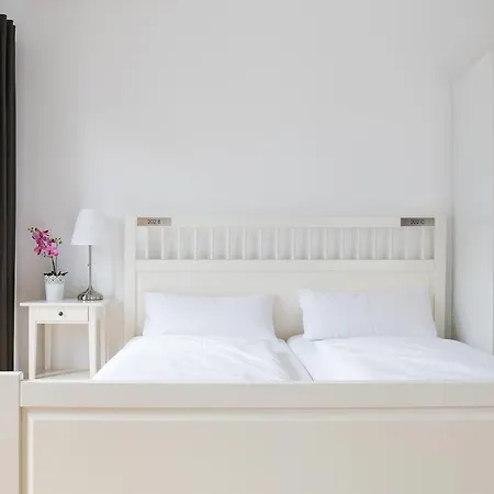 Nonstop Hotel Augsburg - Uebernacht - Hostelhotelhome - Hotel 2*