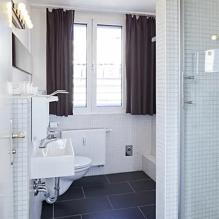 Nonstop - Ubernacht - Hostelhotelhome Augusta