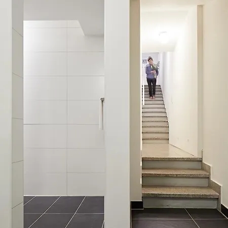 Nonstop Hotel Augsburg - Uebernacht - Hostelhotelhome - Hotel