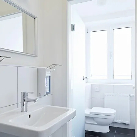 Hotel Nonstop Hotel Augsburg - Uebernacht - Hostelhotelhome - 2*