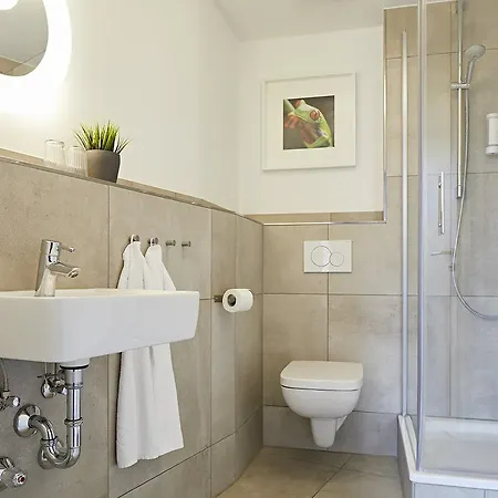 Hotel Nonstop Hotel Augsburg - Uebernacht - Hostelhotelhome - 2*