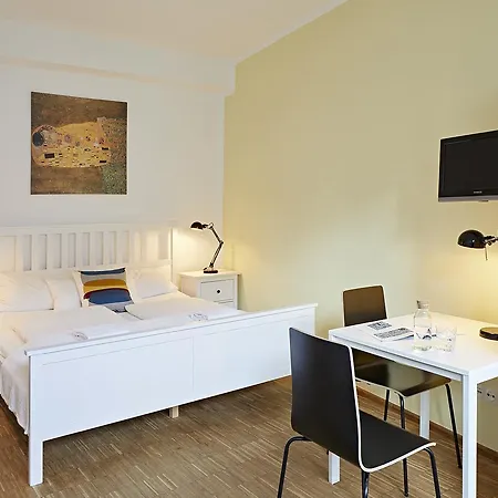 Nonstop Hotel Augsburg - Uebernacht - Hostelhotelhome - 2*