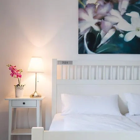 Nonstop Hotel Augsburg - Uebernacht - Hostelhotelhome - Hotel