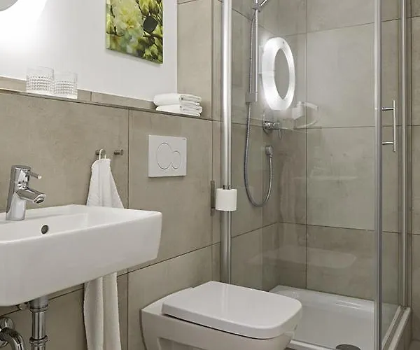 Nonstop - Ubernacht - Hostelhotelhome 2*