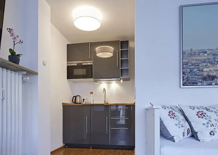 Nonstop - Ubernacht - Hostelhotelhome 酒店 2*