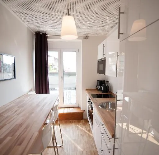 Отель Nonstop Hotel Augsburg - Uebernacht - Hostelhotelhome - Аугсбург