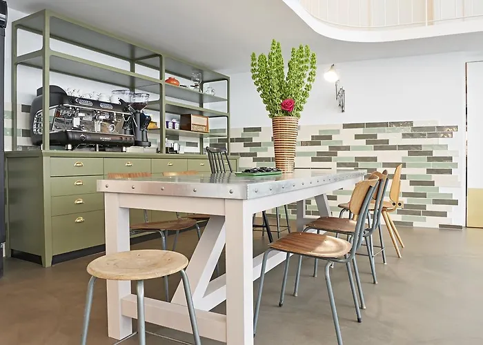 Nonstop - Ubernacht - Hostelhotelhome 酒店