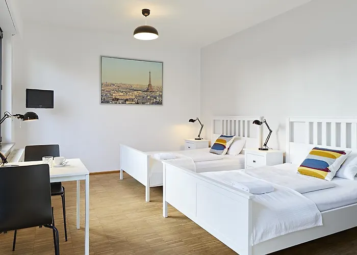 Nonstop - Ubernacht - Hostelhotelhome 酒店 2*