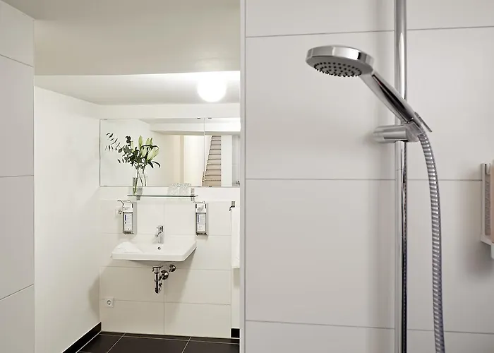 Nonstop - Ubernacht - Hostelhotelhome 酒店