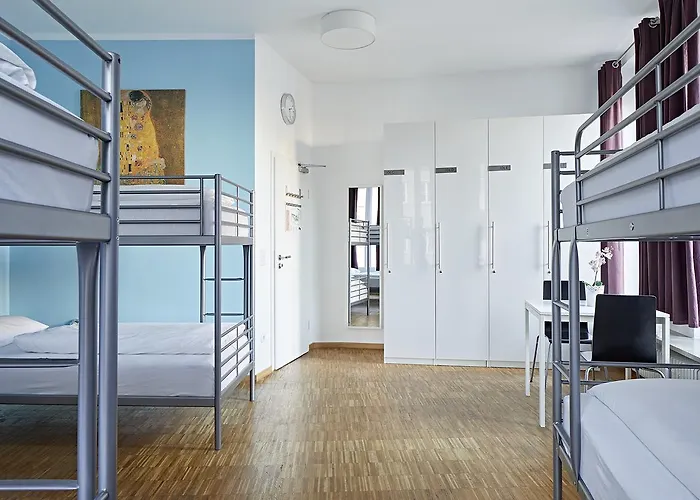 Nonstop - Ubernacht - Hostelhotelhome 酒店